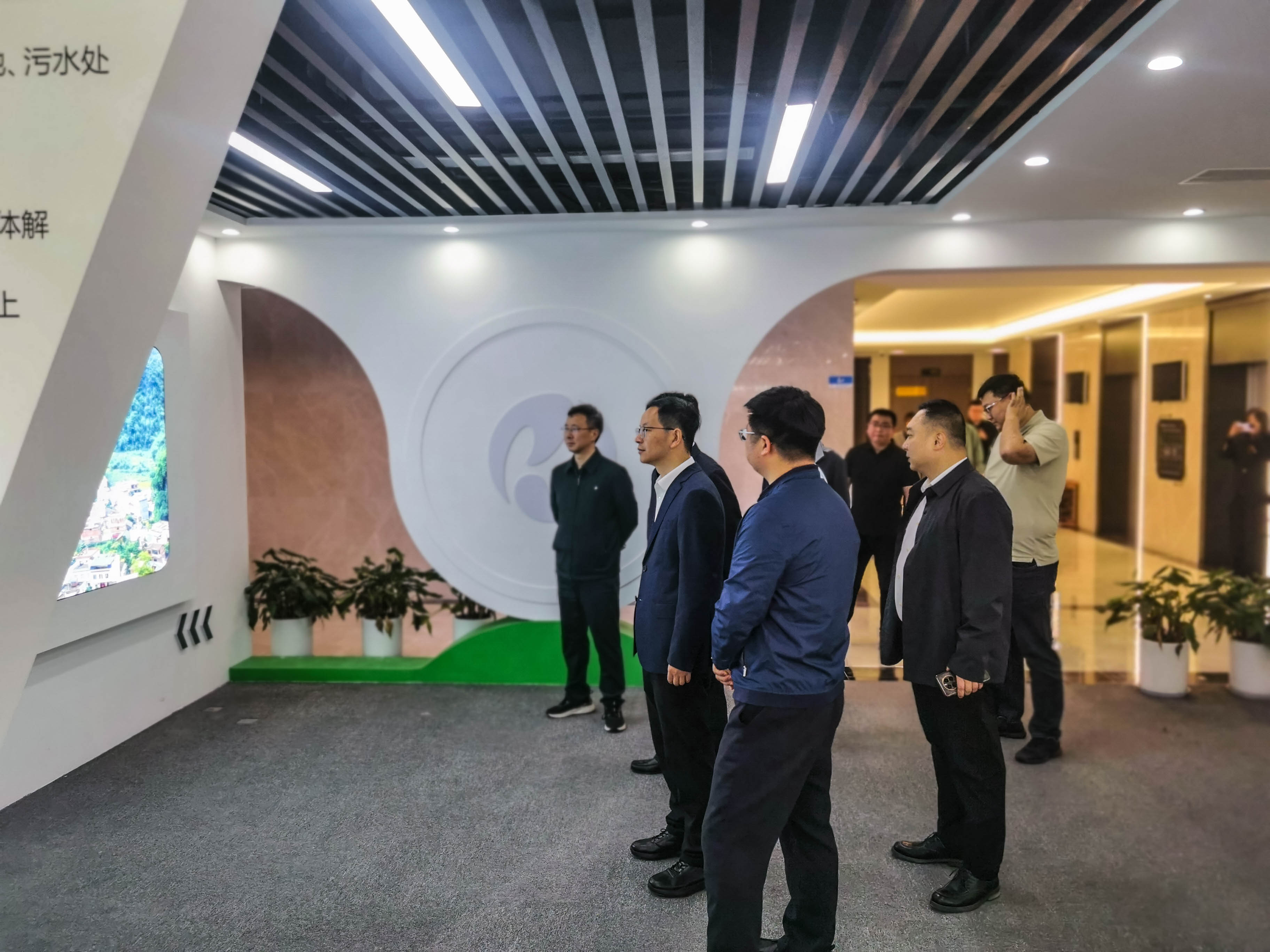 鹽都區(qū)領(lǐng)導來我司指導工作